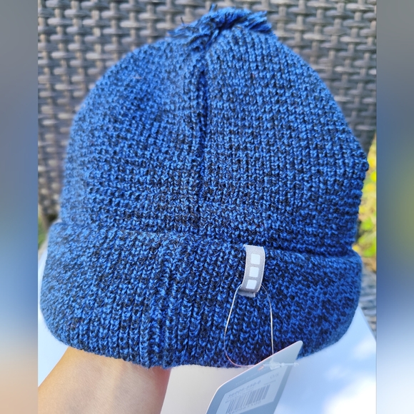 Elevate VAULT Knit Toque Flyunify  Unisex - Picture 3 of 7